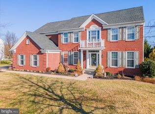 43930 Middlesex Dr, Chantilly, VA 20152