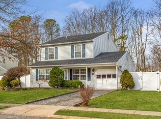 898 Columbus Dr, Brick, NJ 08724