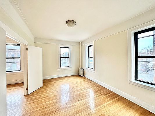 3rd image of 4706 45th St APT B2