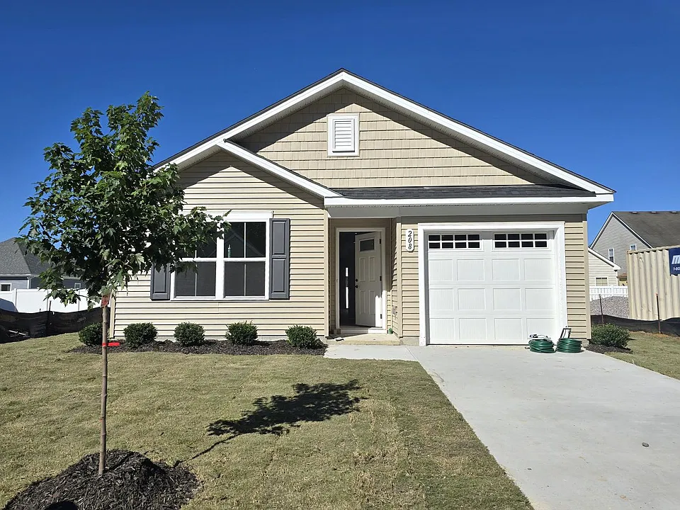 208 Winborne Ln