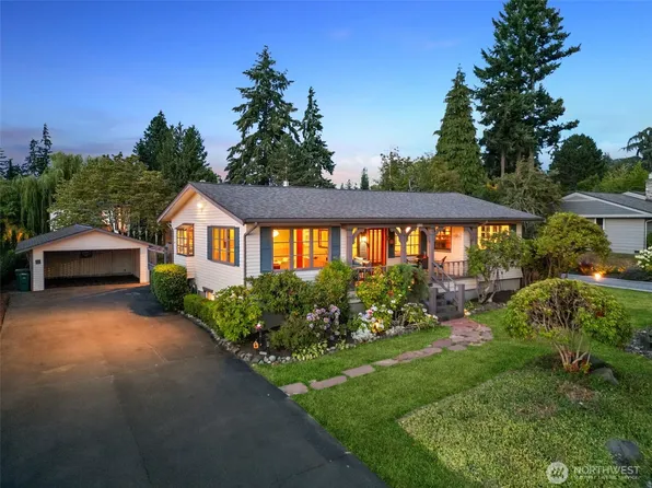 916 18th Avenue W, Kirkland, WA 98033