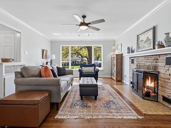 3rd image of 3532 Suffolk Dr