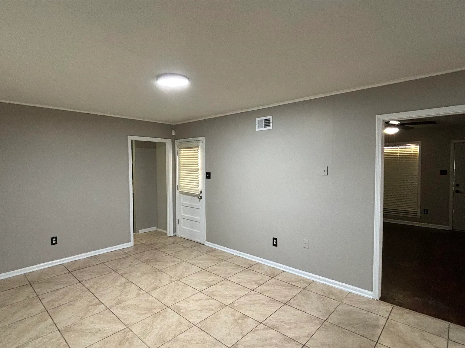 3 bed, 1.5 bath, 1222 sqft, $1,250 — Photo 4