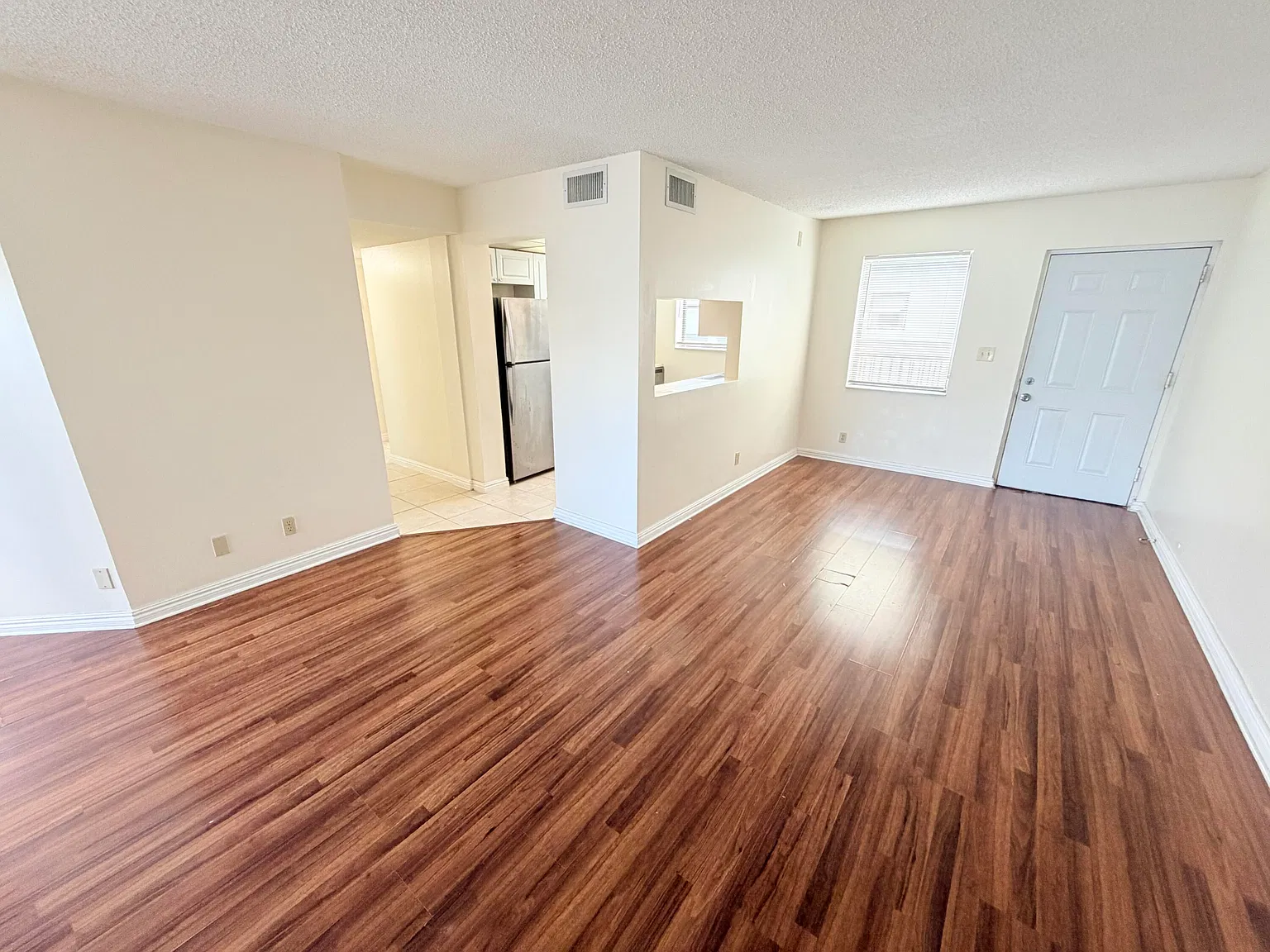1 bed, 1.0 bath, 775 sqft, $1,550 — Photo 3