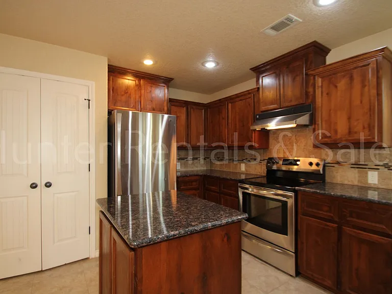 702 W Orion Dr — Photo 9