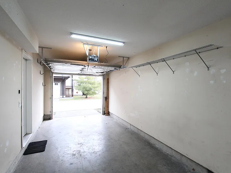160 Pembina St #33 — Photo 18