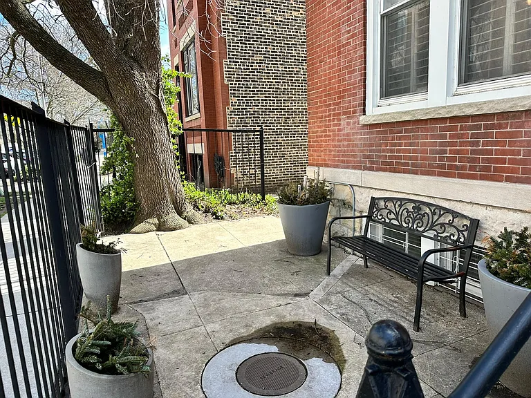 1119 W Belden Ave #1 — Photo 16