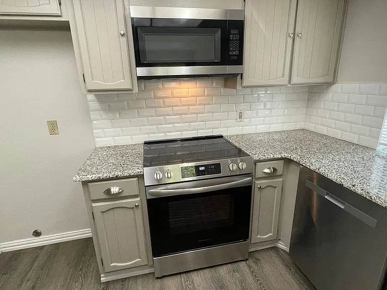 3201 Willow Bnd — Photo 10