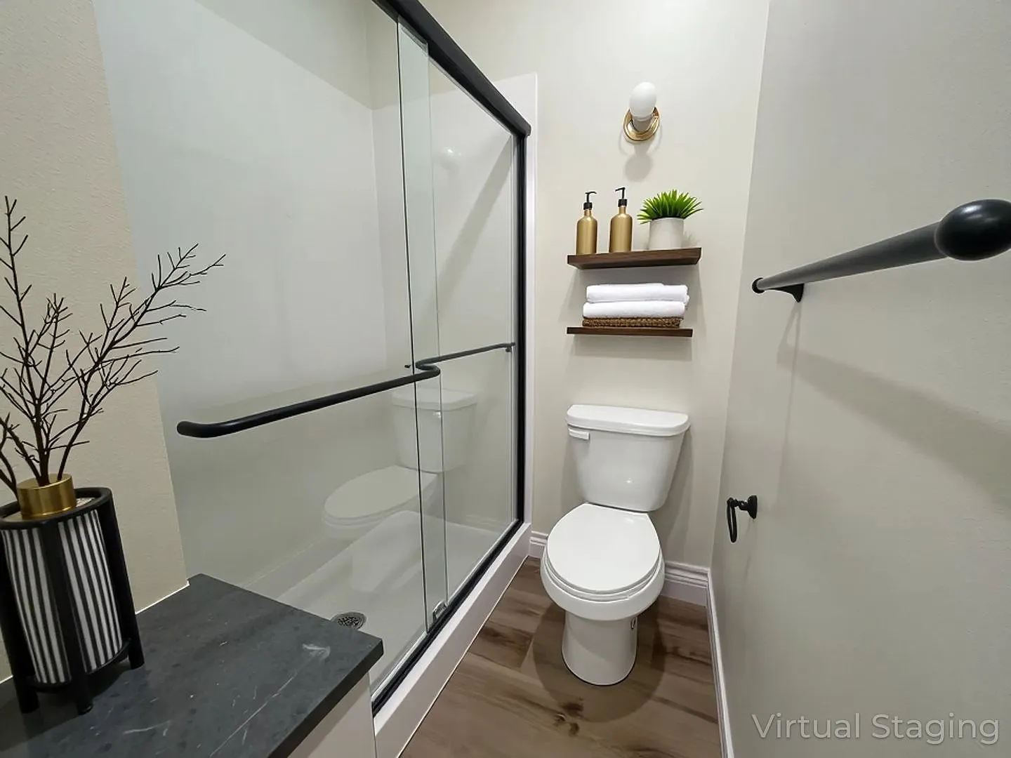 2 Bedroom 2 Bath with Golf Course View -Ask About Our Fall Move In Special- Everyone Likes Free Rent — Photo 3