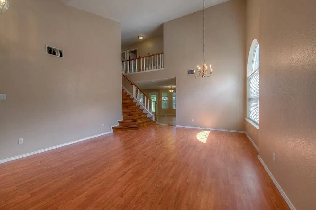 4 bed, 2.5 bath, 2012 sqft, $2,150 — Photo 4