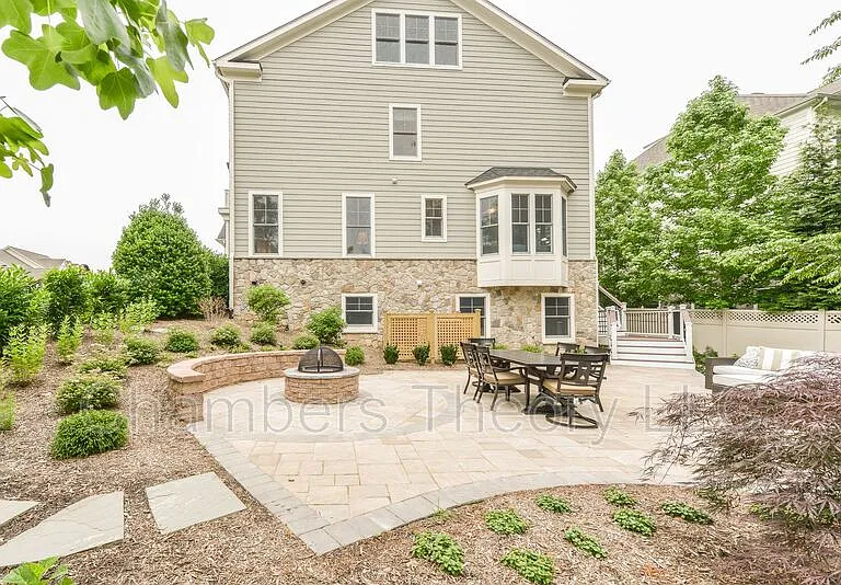 1840 Mamie Dyer Ln — Photo 37