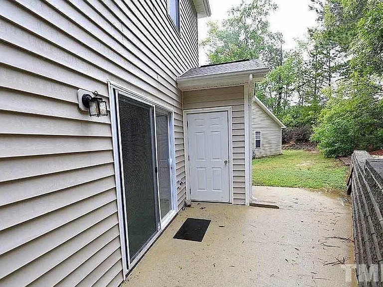 1009 Dual Parks Rd — Photo 10