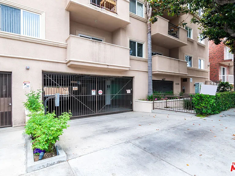 2335 S Bentley Ave #104 — Photo 3
