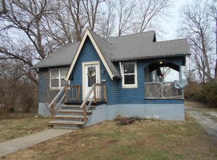527 E Yerby St, Marshall, MO 65340