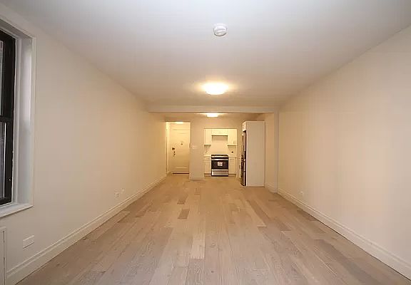 4th image of 83-60 Vietor Ave #1E