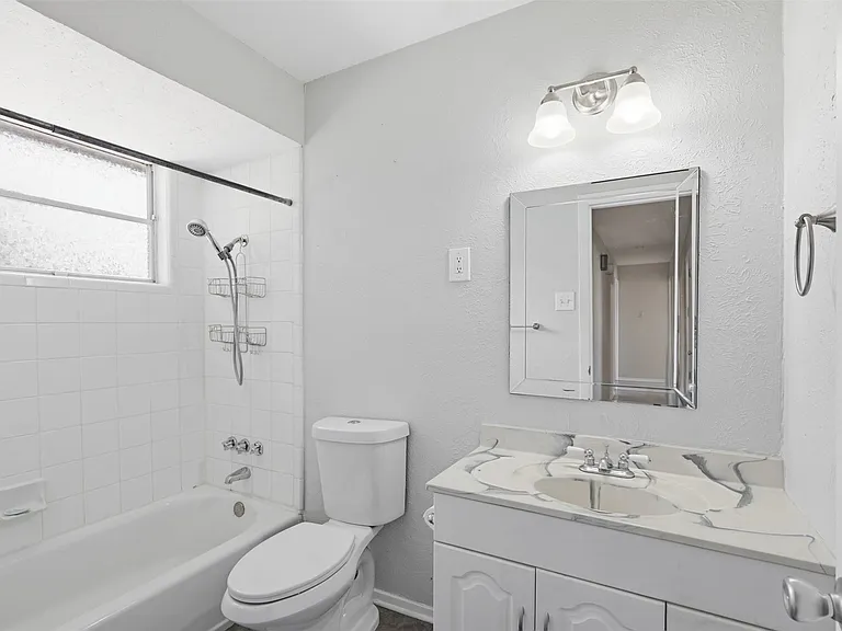 1403 Provincetown Ln — Photo 21