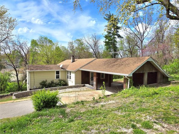 105 Holman St, Washington, MO 63090