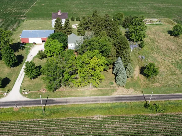 10837 Yankee Town Rd, Farmer City, IL 61842