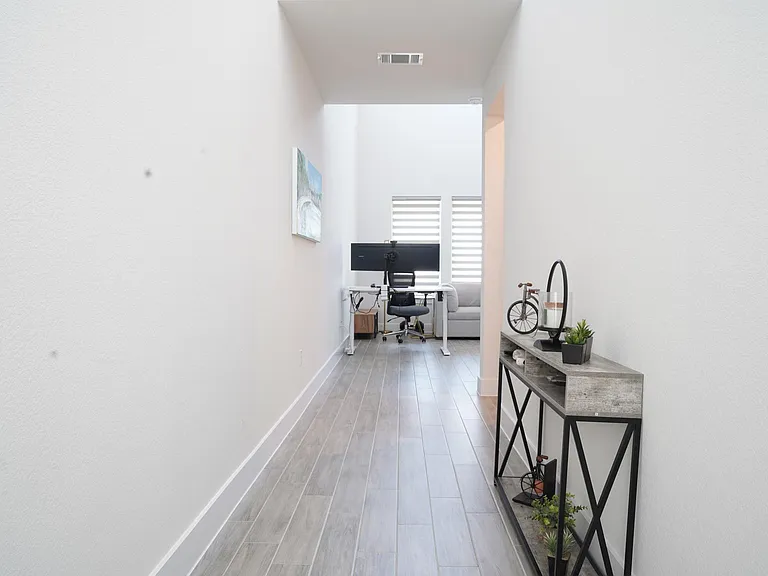 8614 Cumbrae Ln — Photo 16