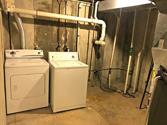 5th image of 1405 Oakleaf Ln #1405