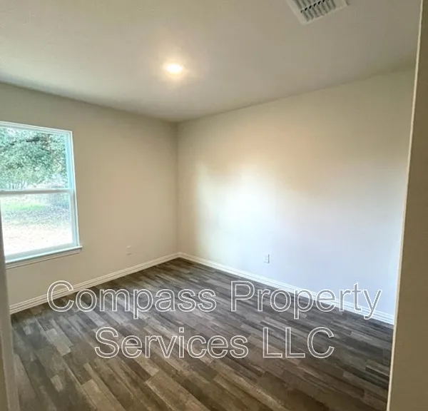 1114B Chestnut St — Photo 10