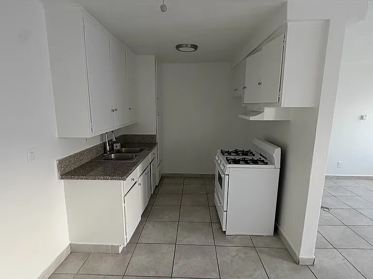 6623 Woodley Ave #6 — Photo 4