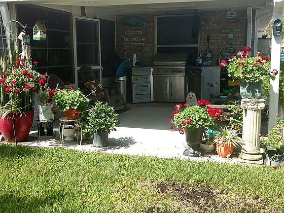 2nd image of 21 Sandpoint Cir