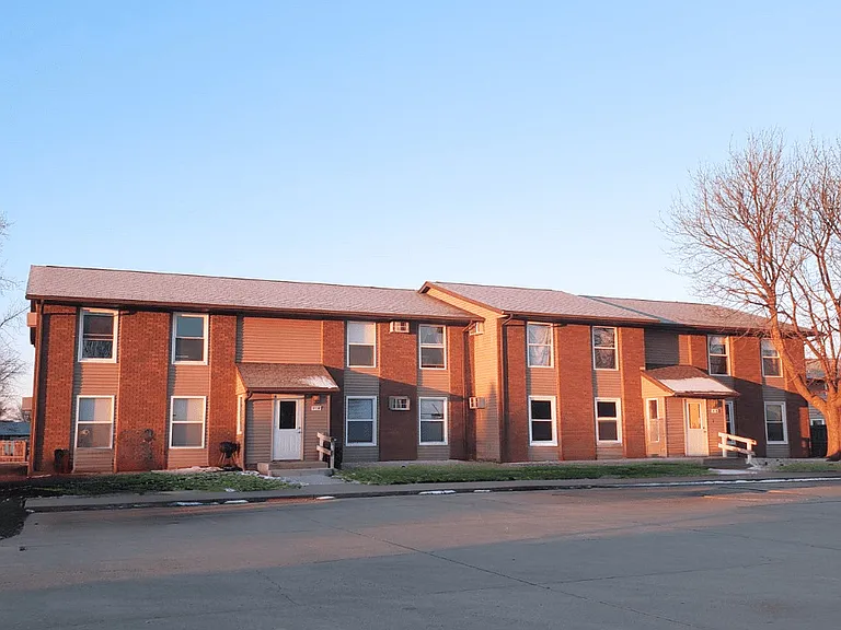2305 Railsplitter Ave — Photo 3