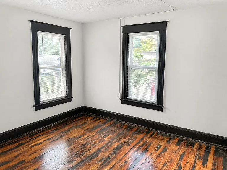 115 Mohawk St — Photo 7