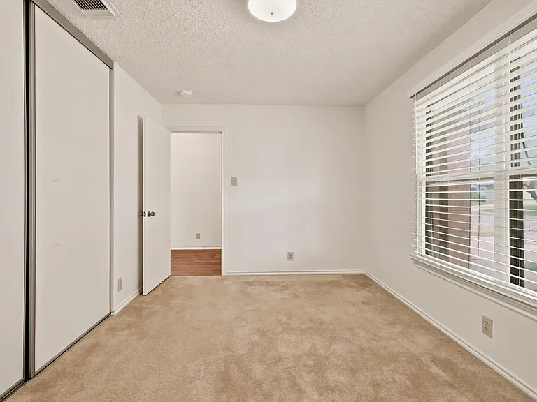 10411 Westfield Pl — Photo 14