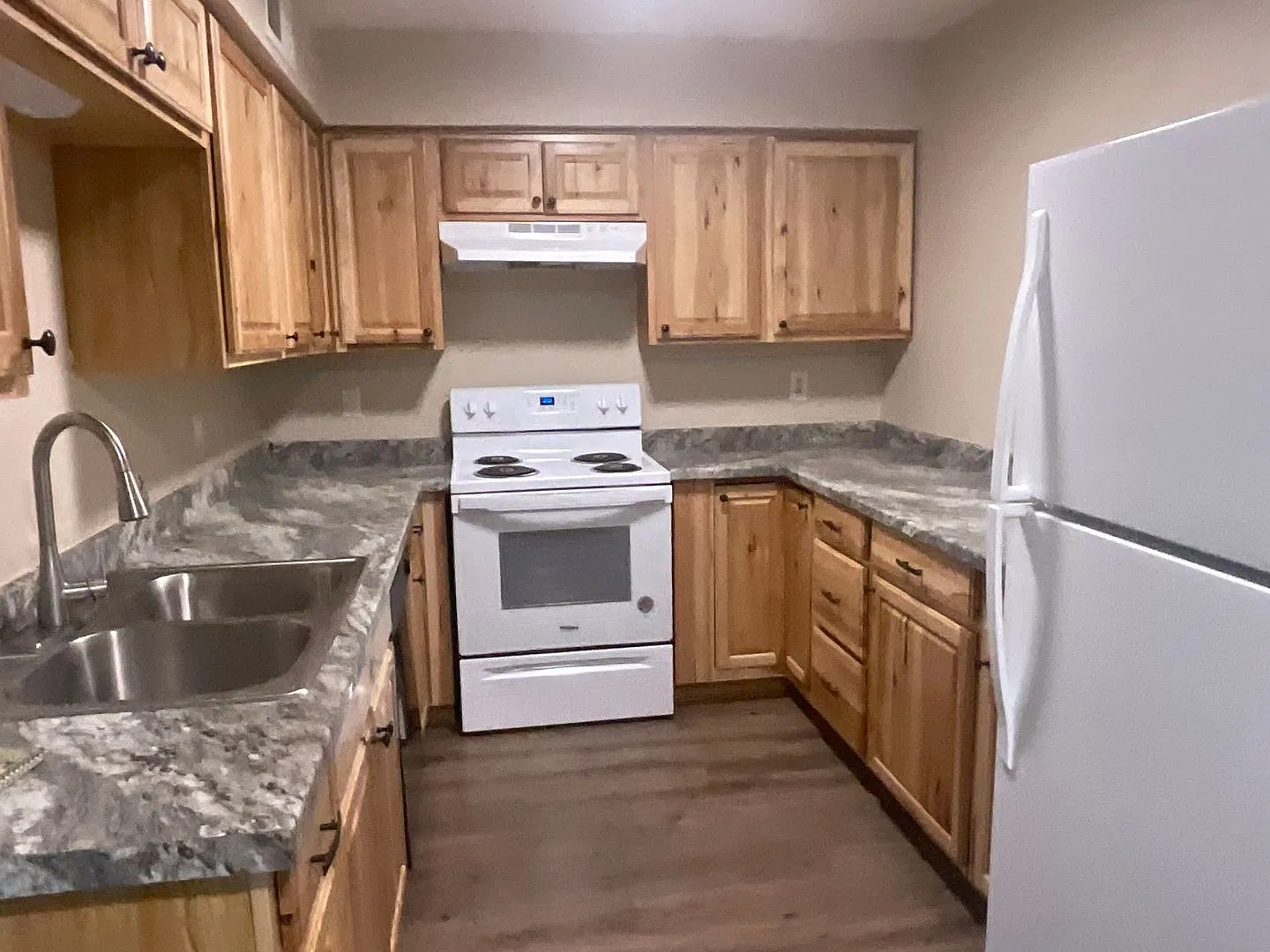 18th St. 401 - Brookside Gardens — Photo 4