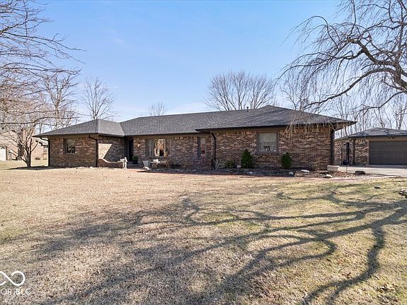 2nd image of 6585 Crown Dr