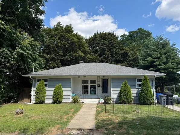 19 S Long St, Johnston, RI 02919