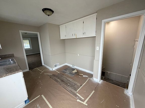 4th image of 1260 Lavender Ave