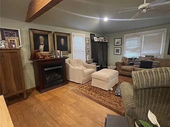 4th image of 16040 Henderson Rd