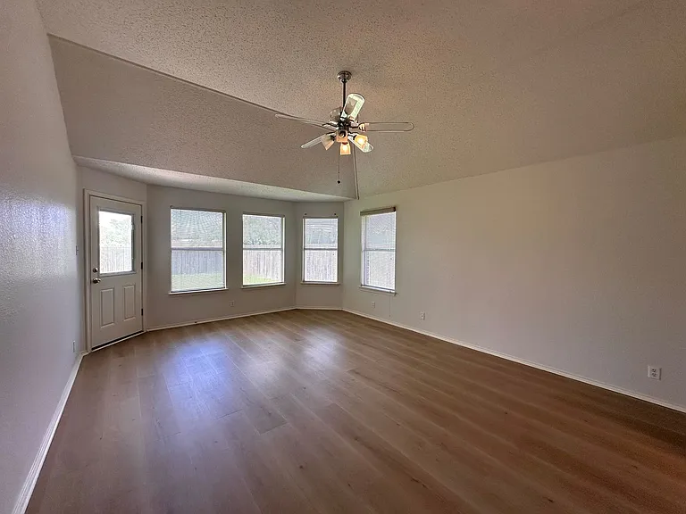 6708 Bancroft Woods Dr — Photo 19