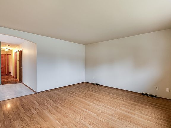 9017 16th Ave Kenosha WI 53143-large-007