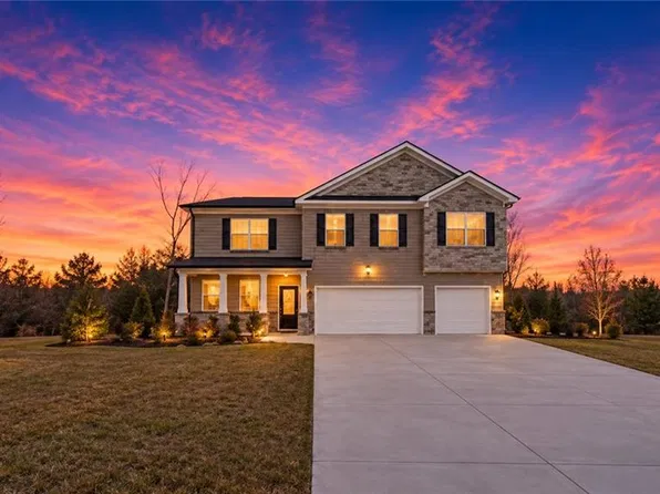 379 Blue Juniper Cir, Loganville, GA 30052