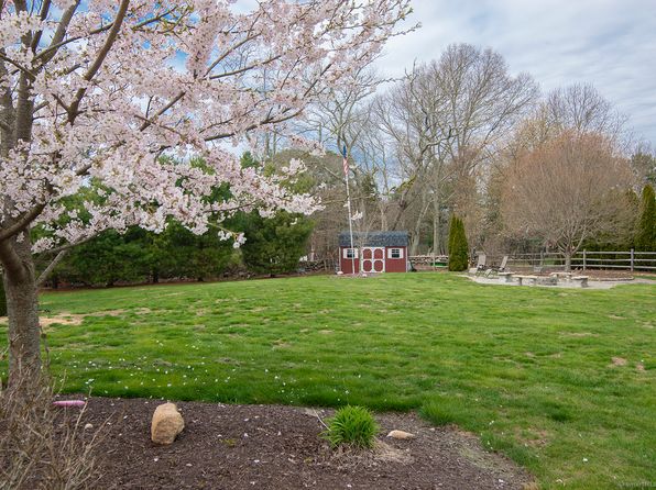181 Greenhaven Rd, Pawcatuck, CT 06379