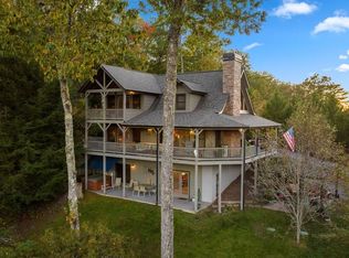 709 Laurel Creek Trl, Blue Ridge, GA 30513