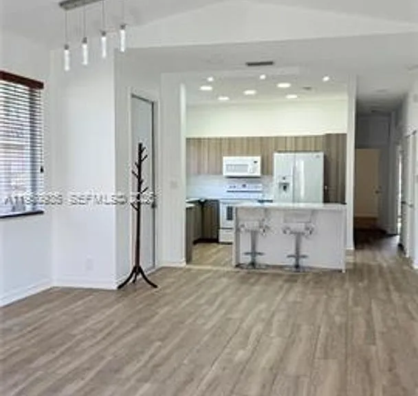 15825 SW 11th St #Townhouse 15825 — Photo 7