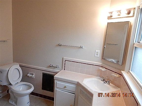4th image of 1936 W 91st St