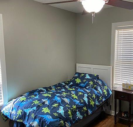 4th image of 1002 S 51st Ave