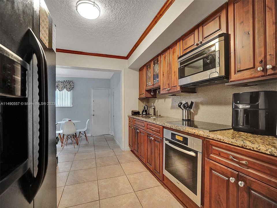 1st image of 632 W Oakland Park Blvd #A