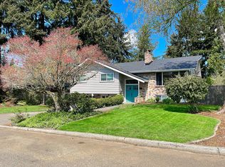1017 Corona Dr, Fircrest, WA 98466
