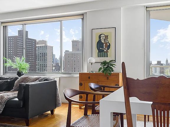 5th image of 300 E 74th St APT 26F