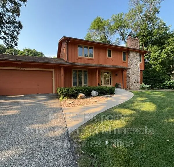 7420 Hyde Park Cir — Photo 1