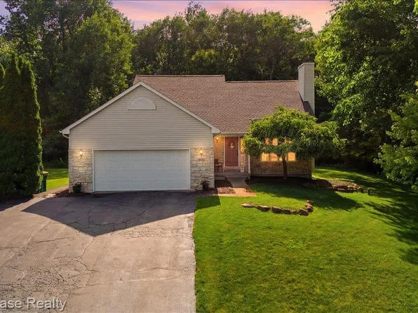 525 Aarons Way, Ortonville, MI 48462