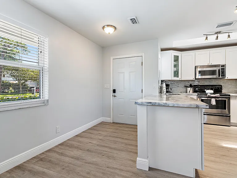 6029 Eberts St — Photo 34