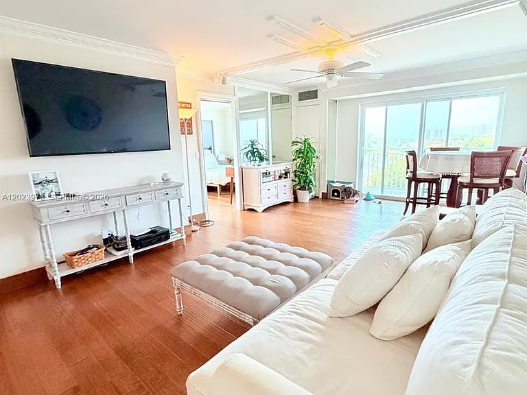 4505 S Ocean Blvd #502 — Photo 2